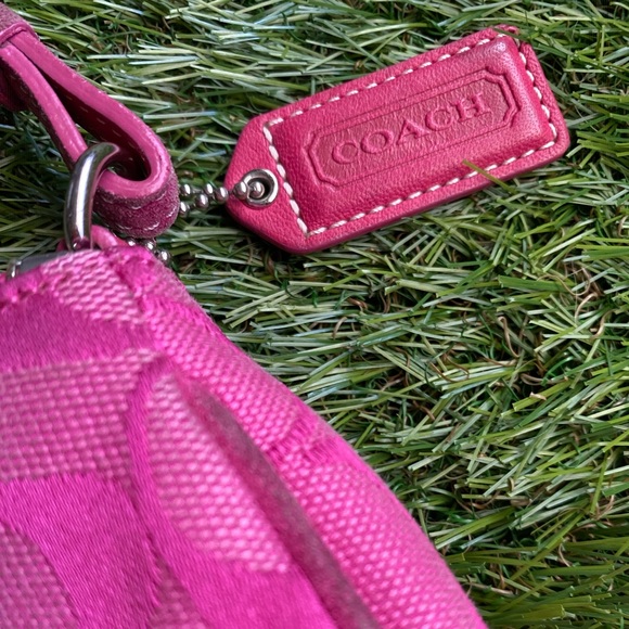 Pink Coach demi purse - Picture 5 of 17